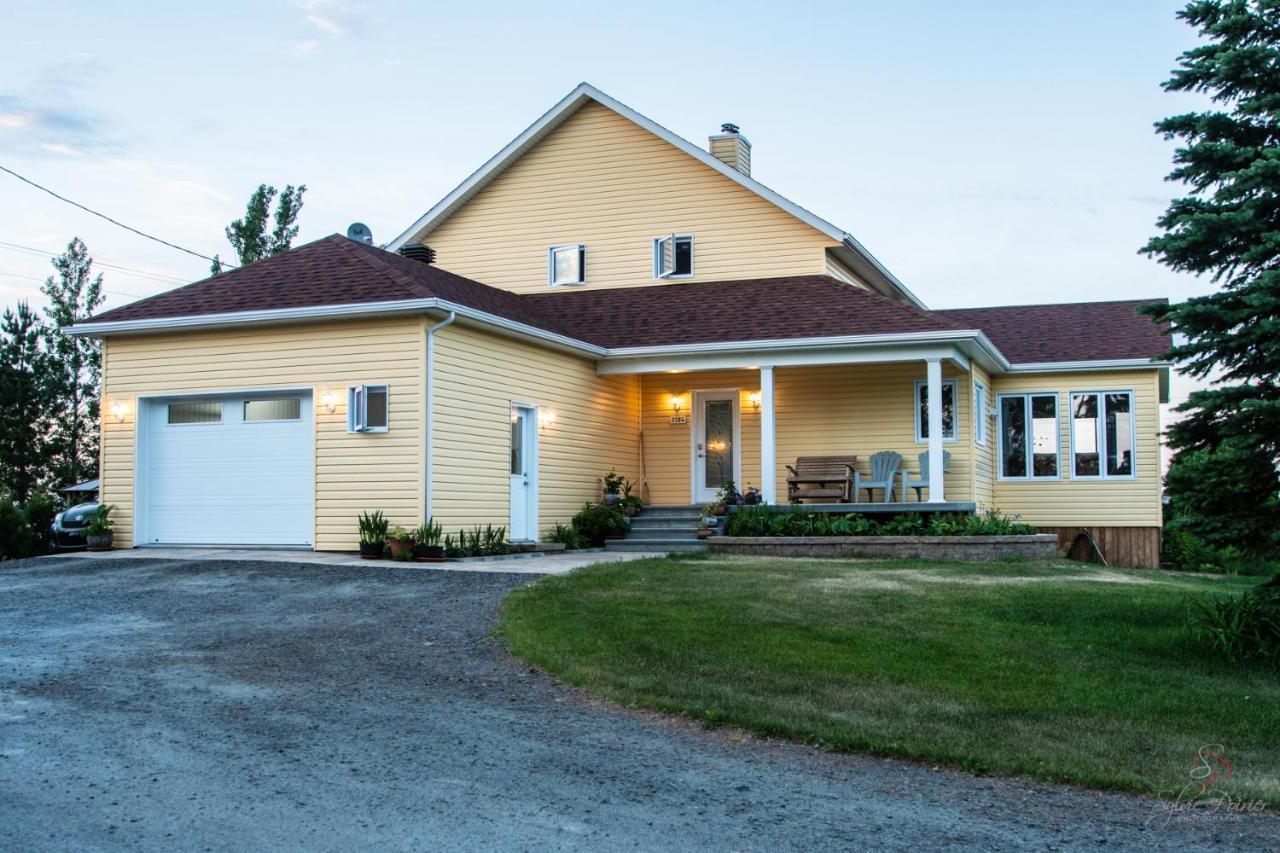 Domaine Sur Une Plage Saint-Félicien Exterior foto